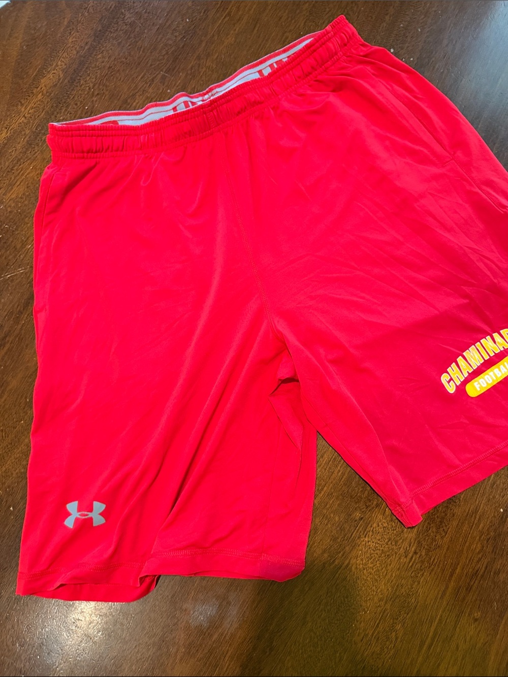 Under Armour shorts HeatGear Raid loose fit 10" red XL